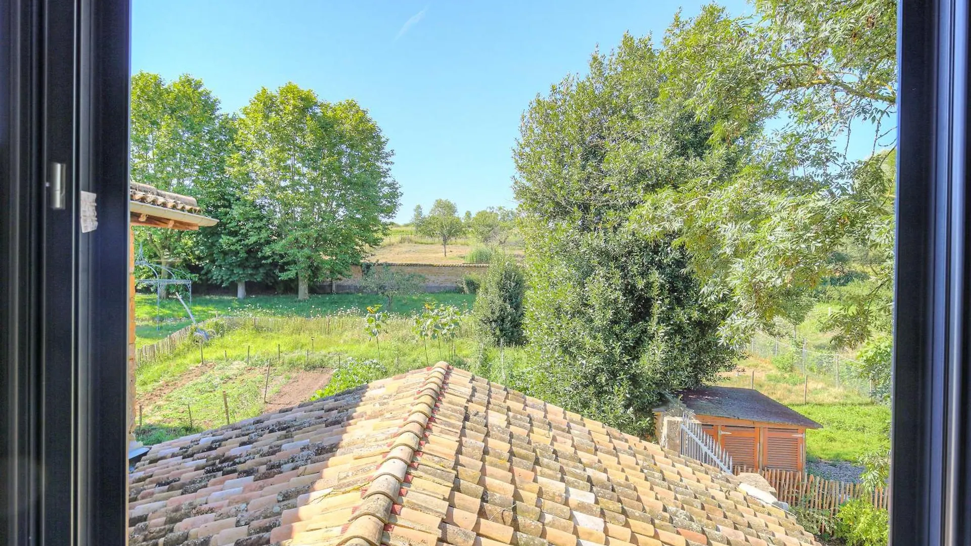 Holiday home Ancien Cuvage Renove En Beaujolais Villa Denice France