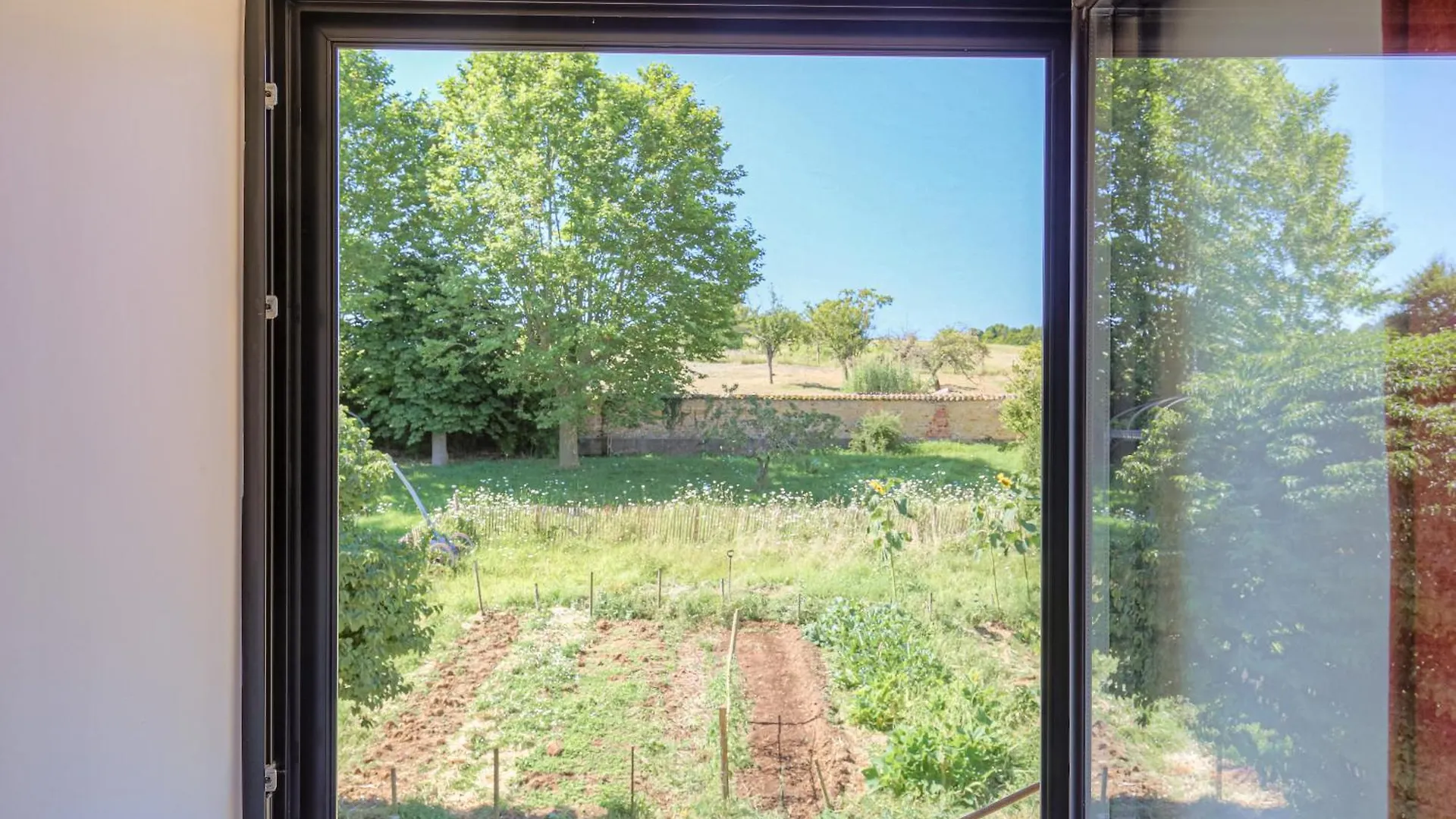 Holiday home Ancien Cuvage Renove En Beaujolais Villa Denice