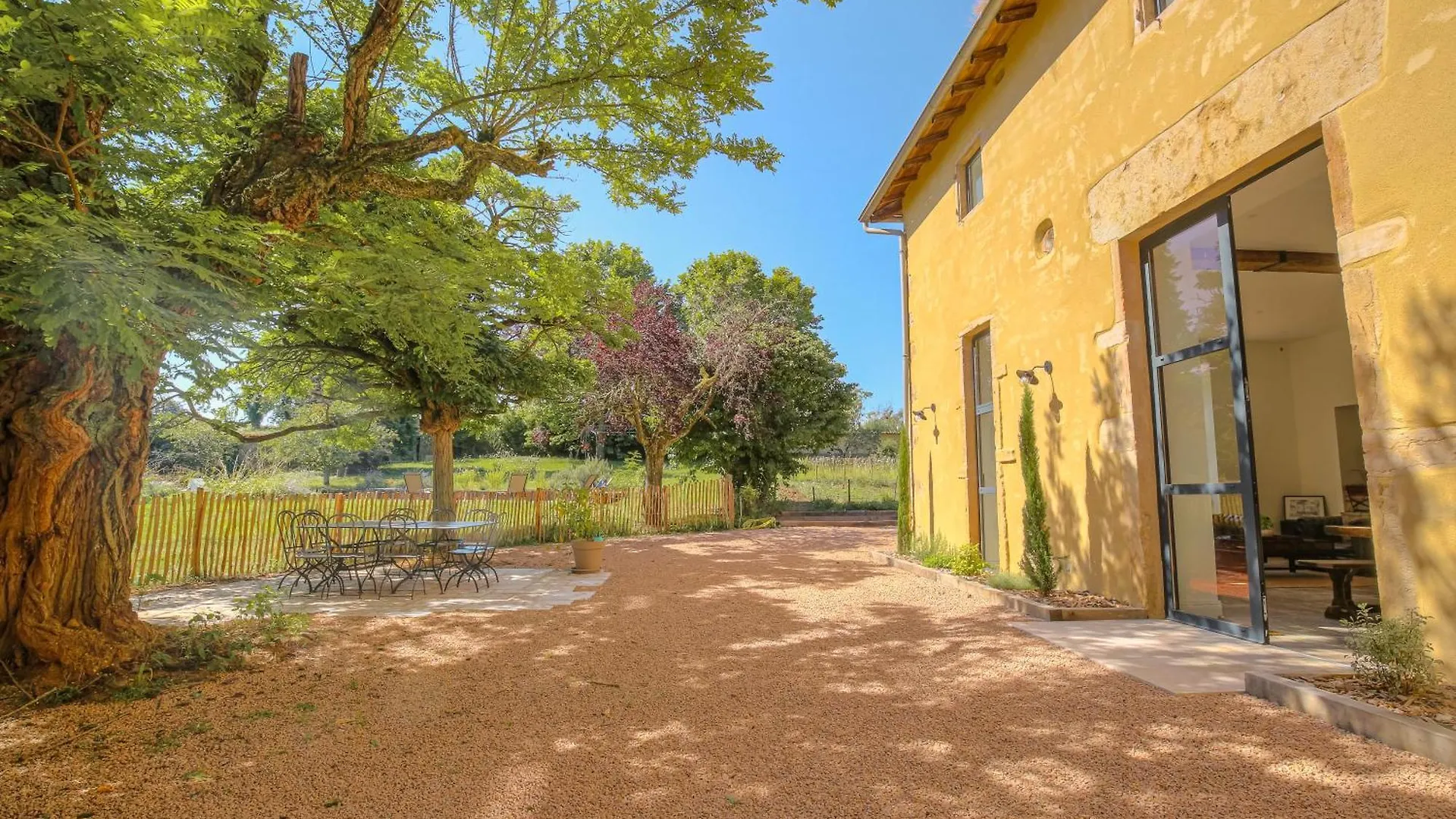 Ancien Cuvage Renove En Beaujolais Villa Denice 0*,