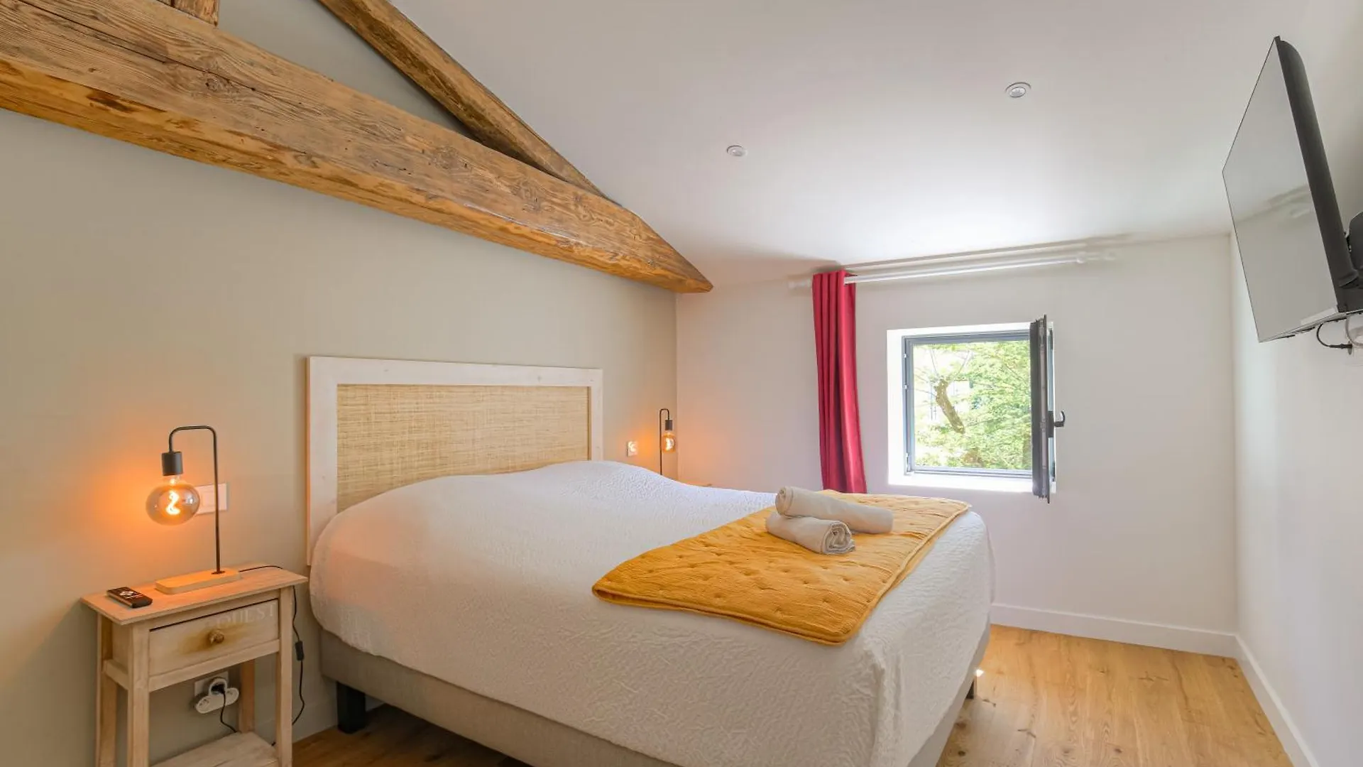 Holiday home Ancien Cuvage Renove En Beaujolais Villa Denice