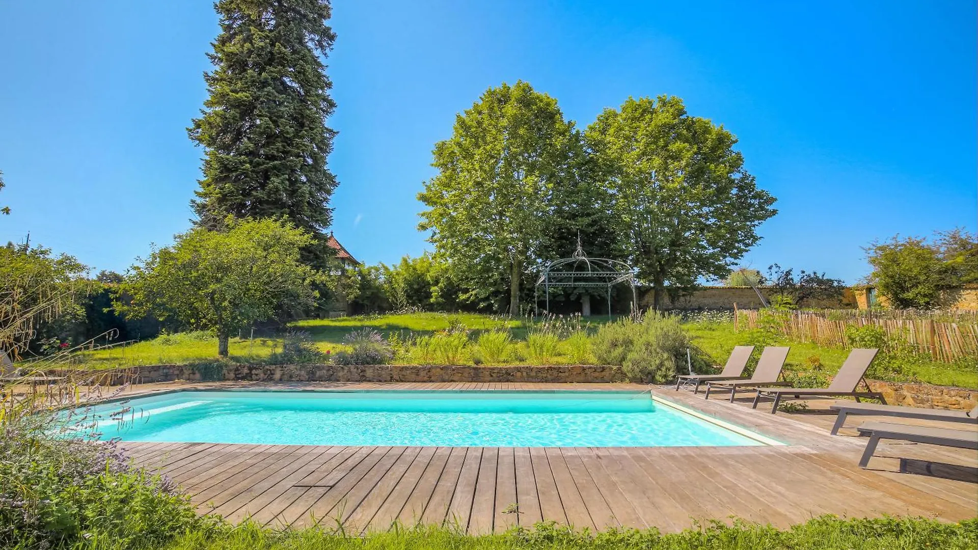 Holiday home Ancien Cuvage Renove En Beaujolais Villa Denice France