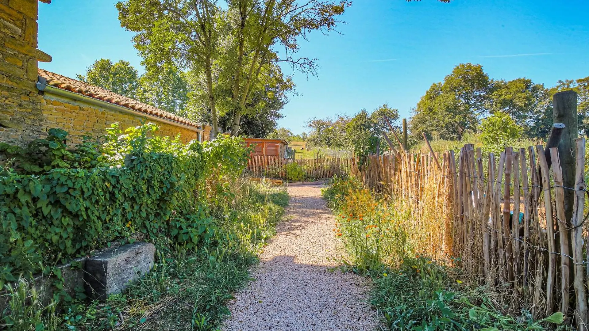Ancien Cuvage Renove En Beaujolais Villa Denice Holiday home